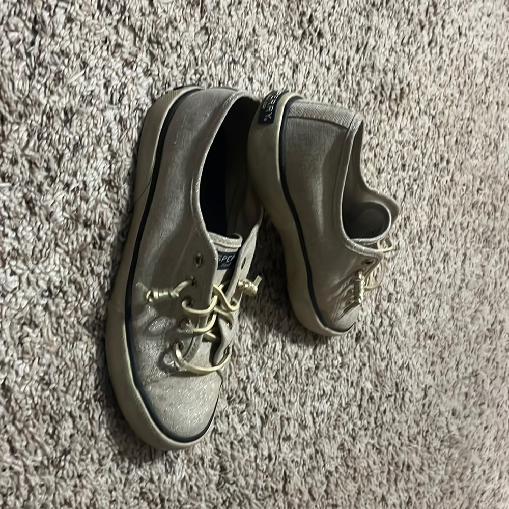 Sperry size 6